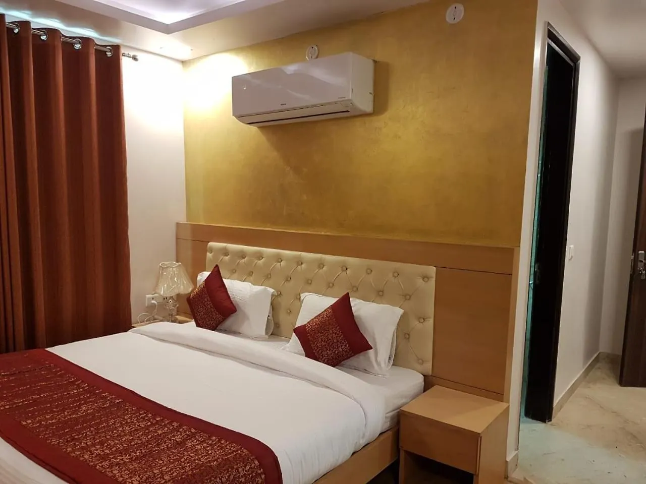Hotel Mira International Delhi  3*, Delhi (National Capital Territory of India)